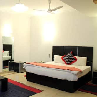 Luxury Suites and Hotels Jacaranda Marg, Hansi 5